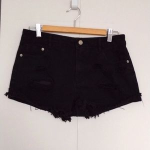 FOREVER 21 DISTRESSED DENIM SHORTS